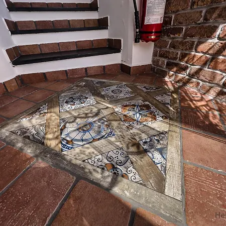 Private Garden Retreat - Free Park - 900m