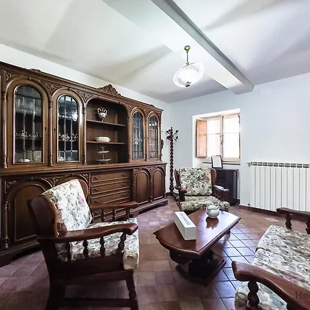 Private Garden Retreat - Free Park - 900m Apartment *